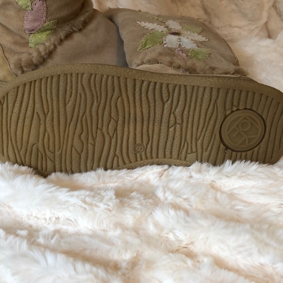 Boho Sherpa lined faux suede embroidered boots - Picture 3 of 6